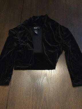 BCX Black Velvet Cropped Blazer